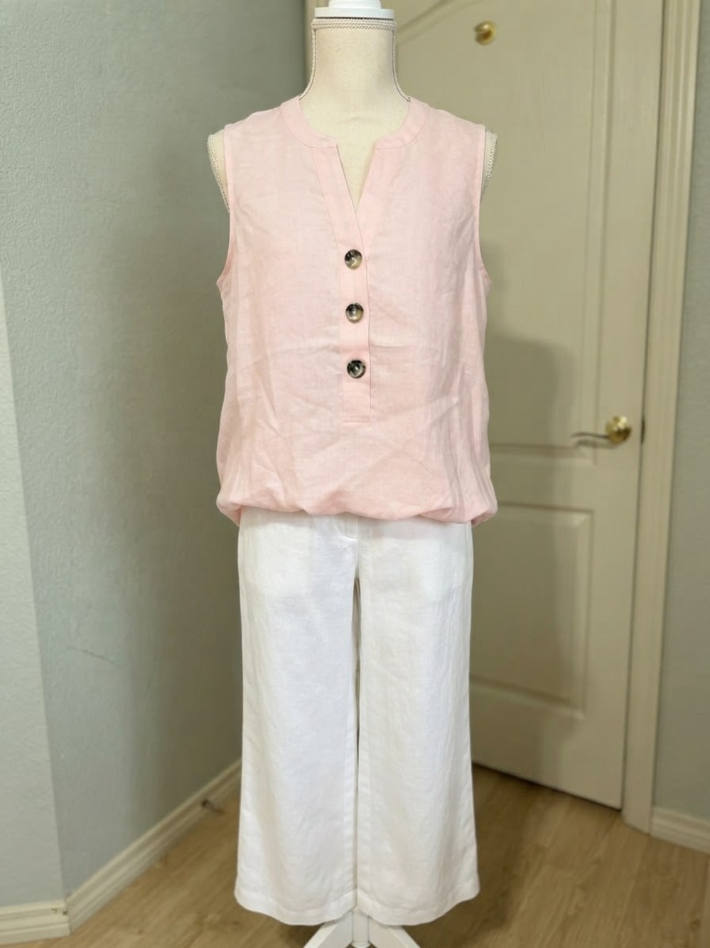 Harve Benard 100% Linen Barely Pink Sleeveless Button-Front Shirt